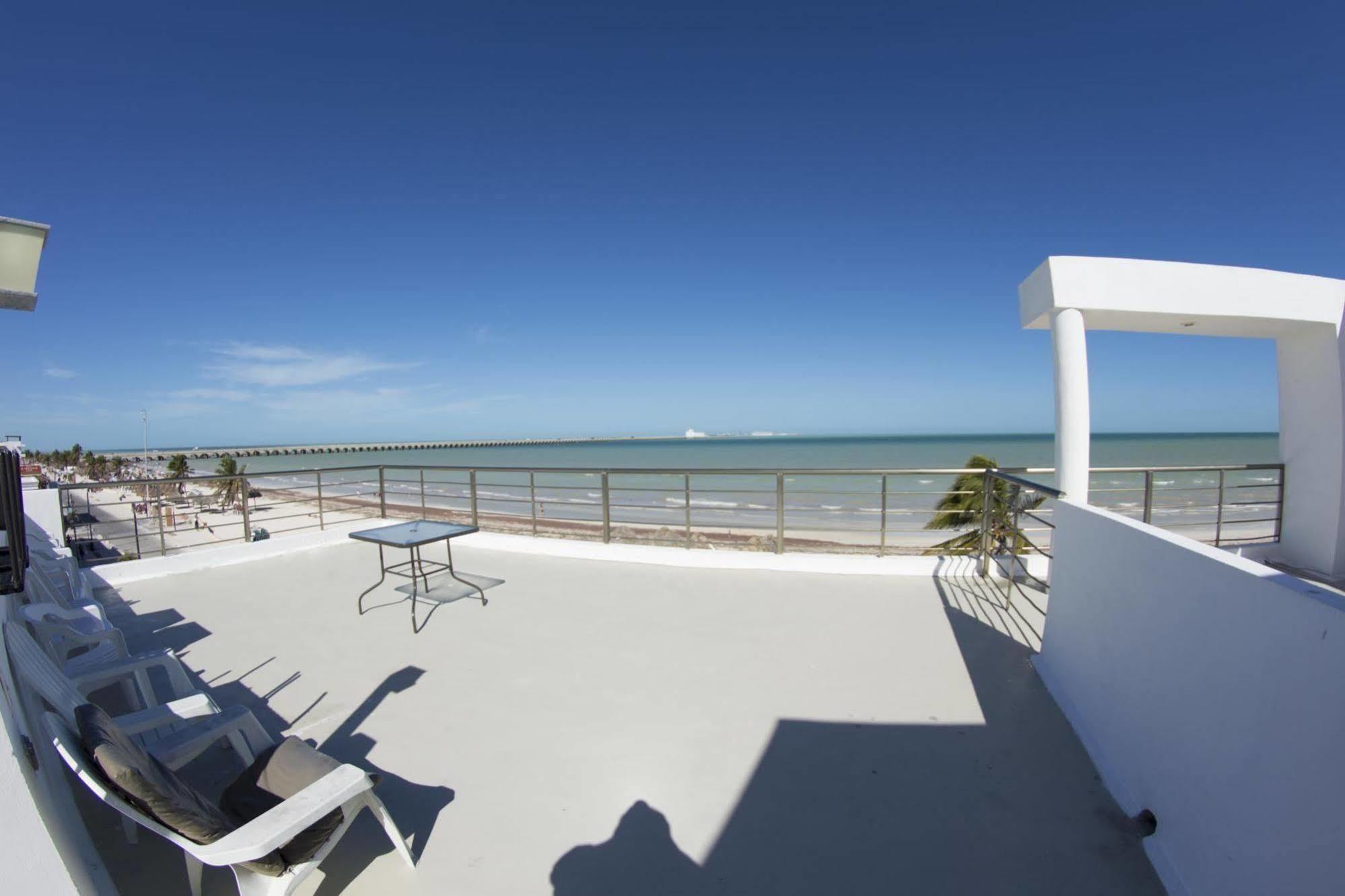 Hotel & Suites Domani Progreso  Exterior photo